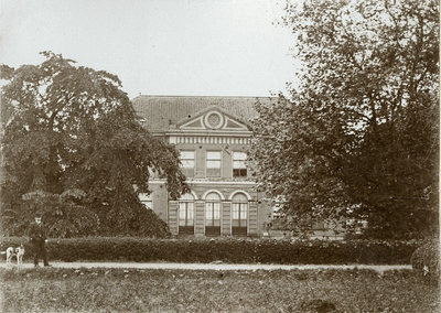 4-1604 Huisnaamrijk vanaf de straat gezien