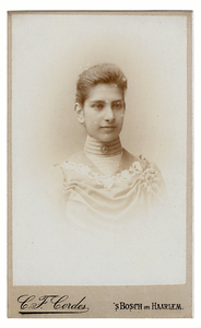 916SAB001103667 Portret Hendrika Maria Brouwers (1882-1963)