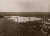 22-4302 Indammen kwelwater nabij Panoven met een ringdijk tijdens het hoogwater met dreiging van een watersnood