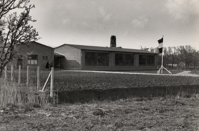 22-5038 Opening openbare school voor Uitgebreid Lager Onderwijs (ULO), later Thorbeckeschool genaamd. Schoolgebouw exterieur