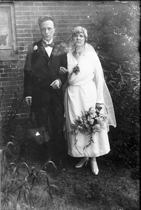 22-9563 Huwelijksfoto onbekend echtpaar
