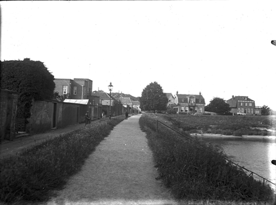 1104275 Straatgezicht richting Bolwerk de Kat