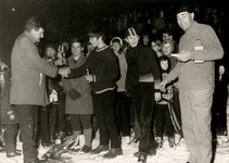 14-12 Op 7 januari 1970 vond op de ijsbaan aan de Kivietsham te Kerkdriel een schaatswedstrijd plaats waaraan door ruim ...