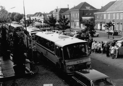 14-334 Op 7 augustus 1973 was er een schoolreisje met 500 kinderen, georganiseerd door de winkeliersvereniging, naar ...