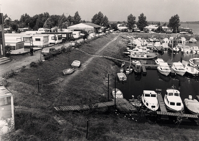 14-529 Camping Den Bol en een gedeelte van de jachthaven aan de Maasbandijk te Kerkdriel.