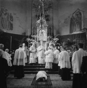 5000013_08 Heilige Mis priesterwijding Nicolaas Christiaan Maria Ignatius (Abbé) van Campenhout uit Kerkdriel op tweede ...