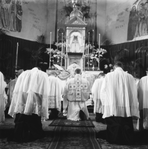5000013_12 Heilige Mis priesterwijding Nicolaas Christiaan Maria Ignatius (Abbé) van Campenhout uit Kerkdriel op tweede ...