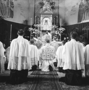 5000013_13 Heilige Mis priesterwijding Nicolaas Christiaan Maria Ignatius (Abbé) van Campenhout uit Kerkdriel op tweede ...
