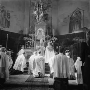 5000013_15 Heilige Mis priesterwijding Nicolaas Christiaan Maria Ignatius (Abbé) van Campenhout uit Kerkdriel op tweede ...