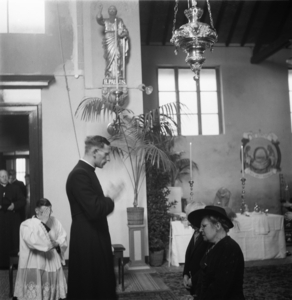 5000013_17 Heilige Mis priesterwijding Nicolaas Christiaan Maria Ignatius (Abbé) van Campenhout uit Kerkdriel op tweede ...