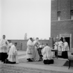 5000053_12 Consecratie en overbrenging Heilig sacrament naar de nieuwe Sint Martinuskerk