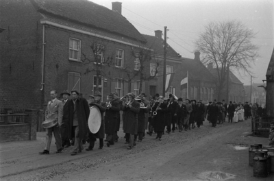 20-556 Huldiging mgr. Verhoekx in zijn geboortedorp