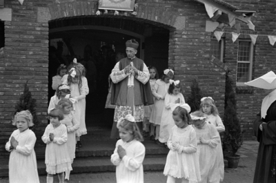 20-570 Huldiging mgr. Verhoekx in zijn geboortedorp