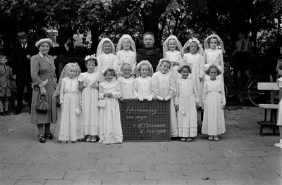 4-1656 Meisjesgroep Eerste Heilige Communie
