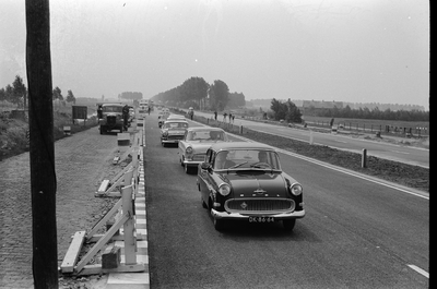 22-8927 Officiële ingebruikname viaduct Rijksweg A2 - Koningin Wilhelminaweg