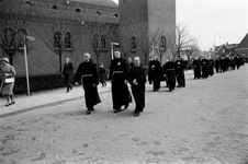 4-1923 Eerste Heilige mis pater Van Hemert