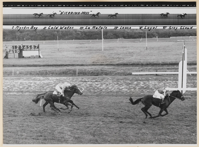 08_018_L_01 Duindigt. Nicorina prijs 2500 m. Mystic Boy wint, Cold Water wordt tweede