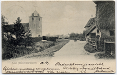 2-10017 Straatgezicht met links de Hervormde kerk