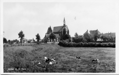 3-10004 Zicht vanaf de Jan Klingenweg op de katholieke kerk