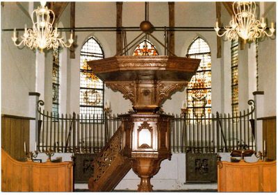 6-10092 Interieur hervormde kerk met preekstoel