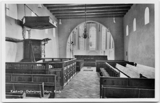 15-10009 Interieur hervormde kerk met preekstoel