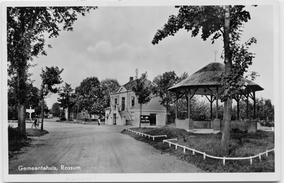 19-10047 Muziektent met gemeentehuis