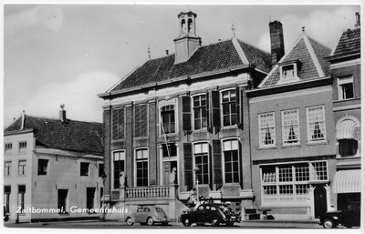 22-10236 Noordzijde met stadhuis en Oudheidkamer