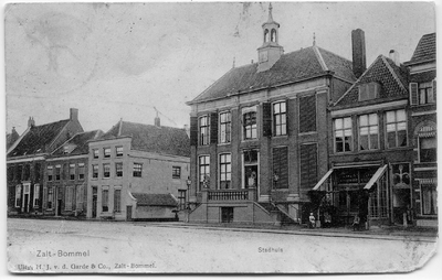 22-10243 Noordzijde met stadhuis en Oudheidkamer