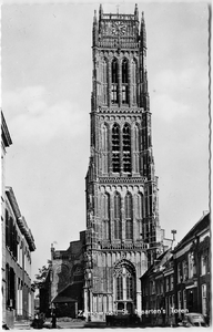 22-10308 Zicht richting toren Sint Maartenskerk