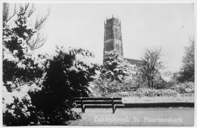 22-10373 Zicht op Sint Maartenskerk