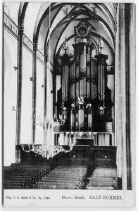 22-10385 Interieur Sint Maartenskerk met orgel