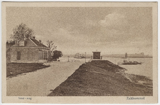 22-10669 Veerhuis met rijksveerpont op de Waal