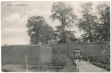 18-10135 Poort met toegangsbrug fort Loevestein